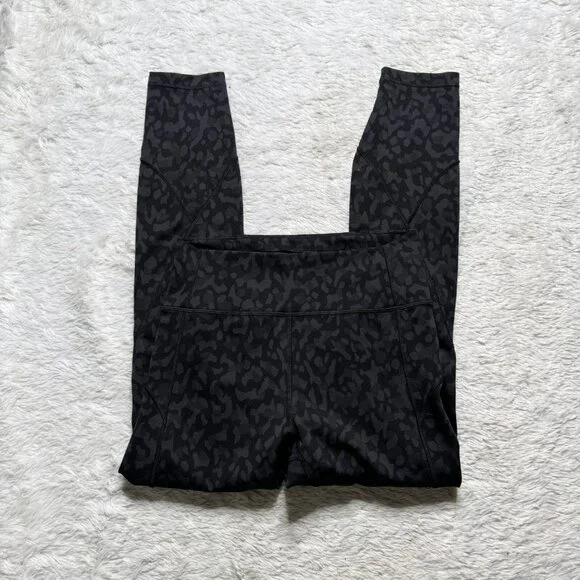 Lululemon In Movement Tight 25" *Everlux Formation Camo Deep Coal Multi Size 6 - Picture 3 of 6